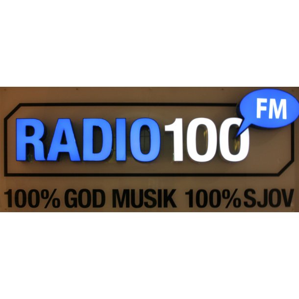 RADIO 100